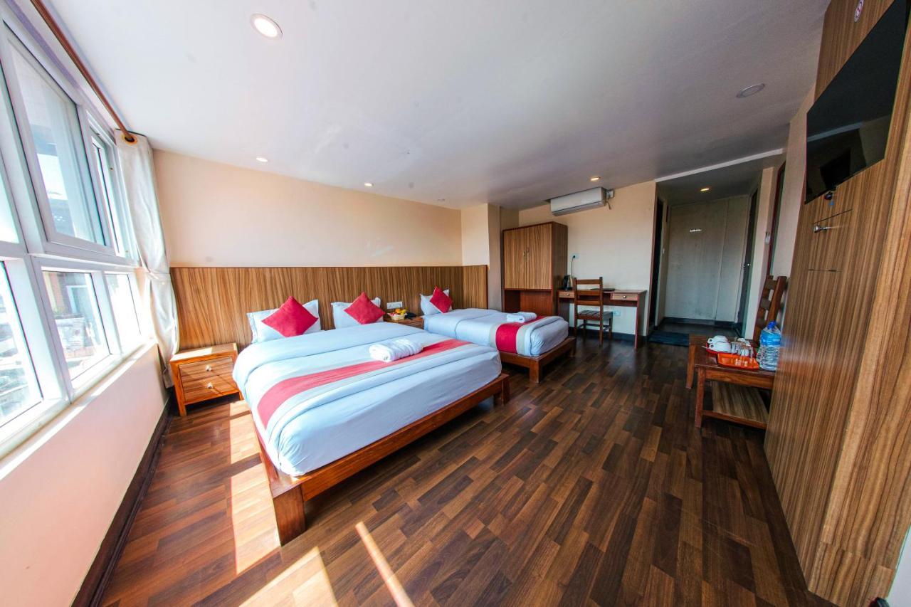Hotel Chhimeki Катманду Экстерьер фото
