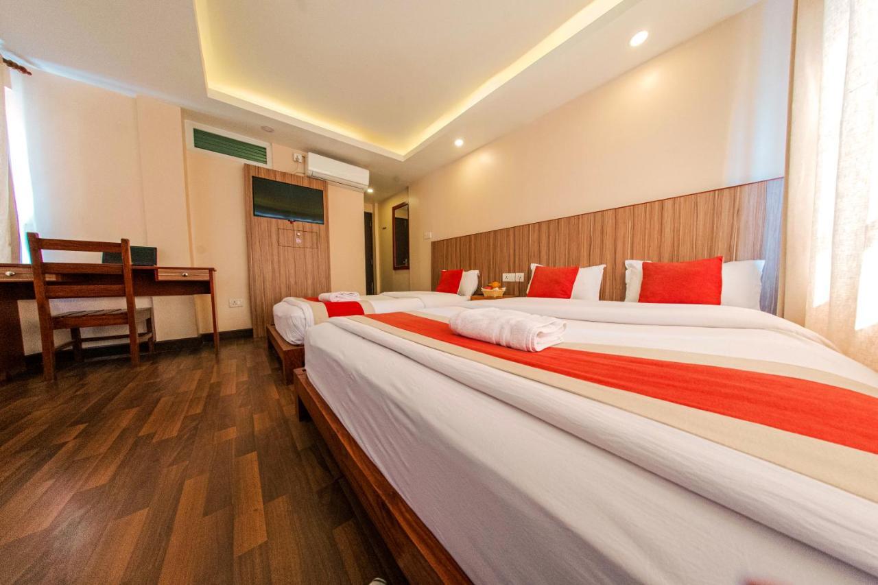 Hotel Chhimeki Катманду Экстерьер фото