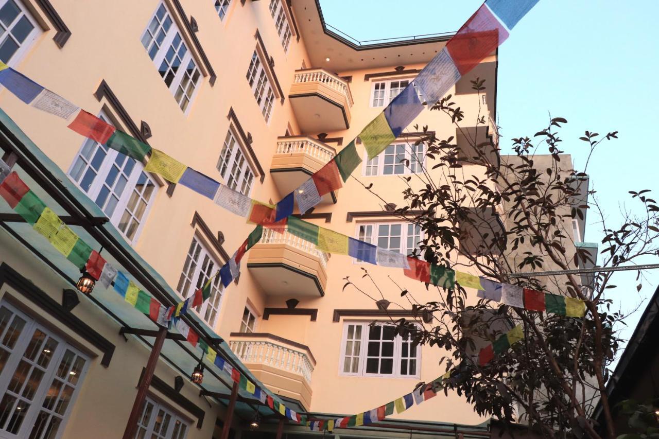 Hotel Chhimeki Катманду Экстерьер фото