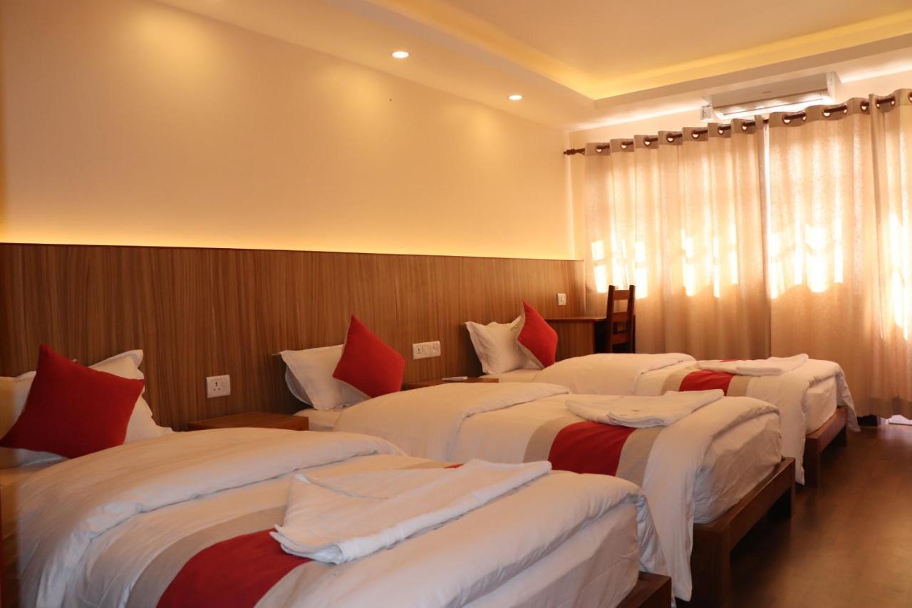 Hotel Chhimeki Катманду Экстерьер фото